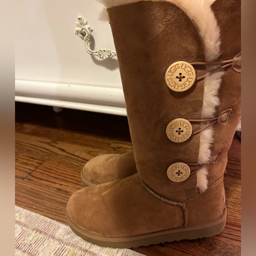 Ugg Bailey Button Triple Button Chestnut - image 5